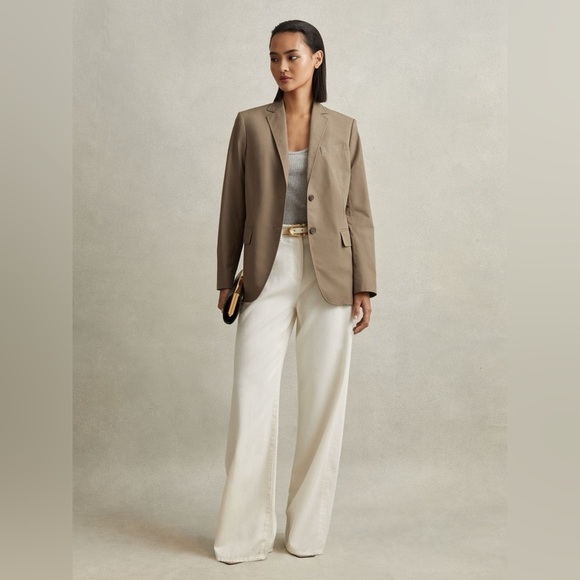 Reiss “Hope” Single Breasted Cotton Blazer
NWT Retail 425 usd - Picture 2 of 6